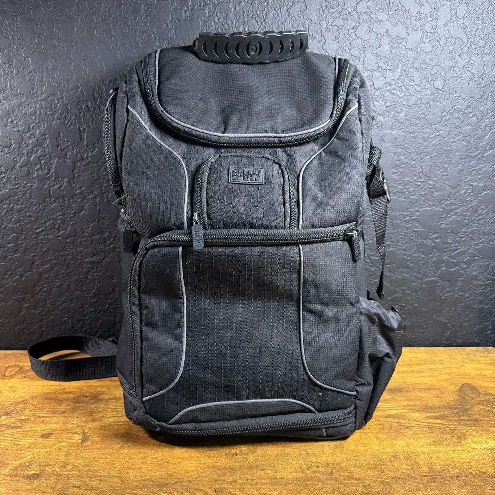 USA GEAR UBK Black Nylon DSLR Camera Backpack Large Unisex S17